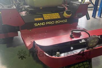 Toro   Sand Pro 2040Z