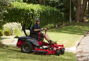 Gravely   Pro-Turn EV 52''