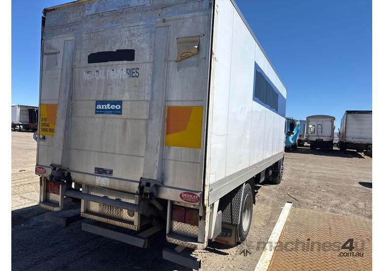 caption 2007 Hino GH 500 Pantech