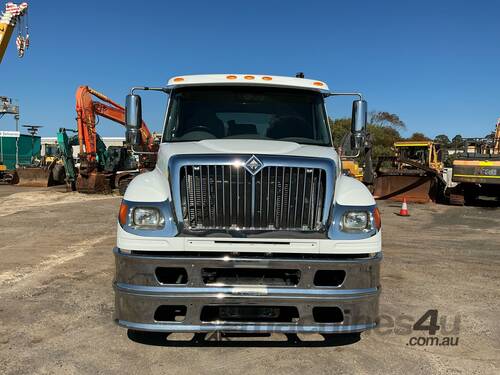 2007 International 7600 Prime Mover