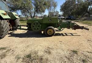 John Deere   348 SQUARE BALER John Deere   348 SQUARE BALER