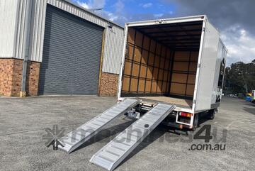 2.7M 2.4Tonne Heavy Duty Aluminium Loading Ramp(Hook Type)