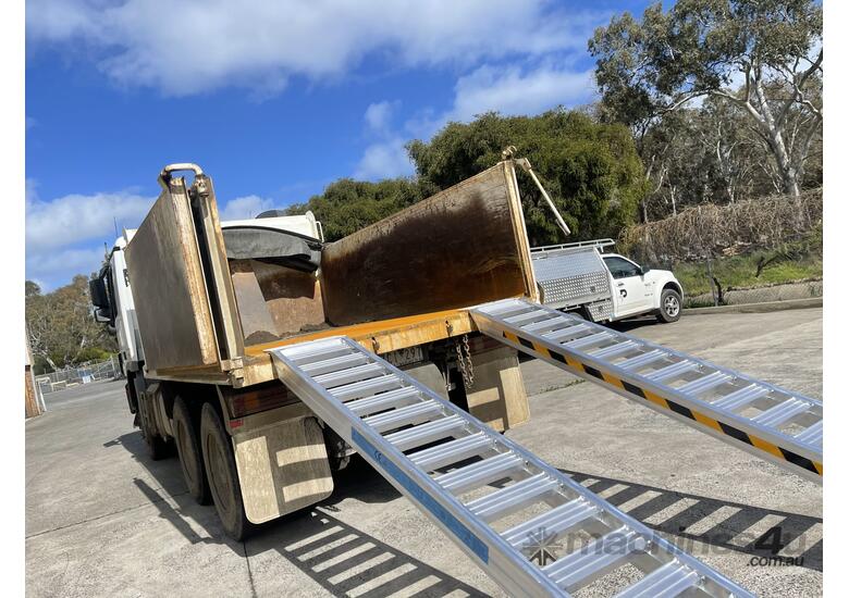 4.2m 3Tonne Heavy Duty Rubber Tyre,Rubber Track Machinery Loading Ramps