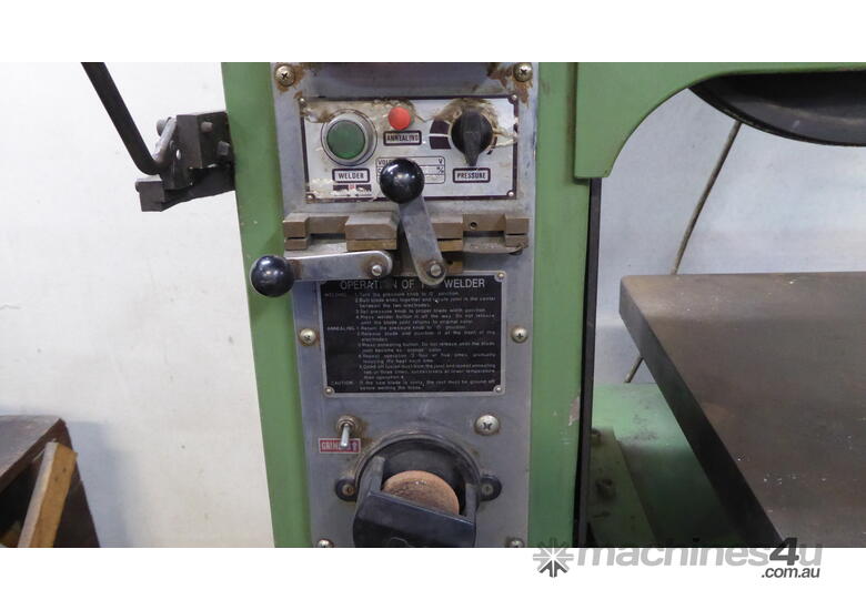 caption Vertical Metal Bandsaw