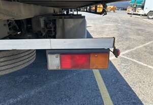 2018 Mitsubishi Canter 7/800 918 Tilt Tray 2018 Mitsubishi Canter 7/800 918 Tilt Tray