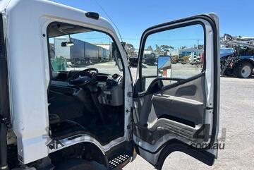 2018 Mitsubishi Canter 7/800 918 Tilt Tray