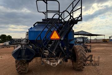 New Holland ST830 Air Seeder with SC180 Bin