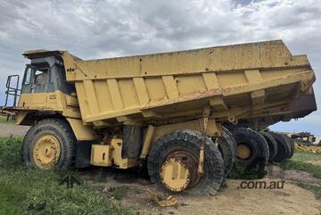 Caterpillar Dump truck