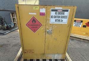 PRATT SAFETY CABINET 160L Hazardous Dangerous Flammable Liquids Storage 5530AS