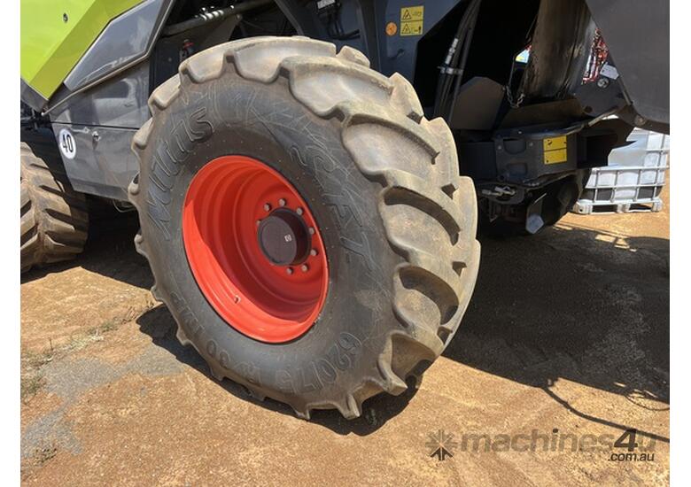 2021 Claas 8700TT Combines