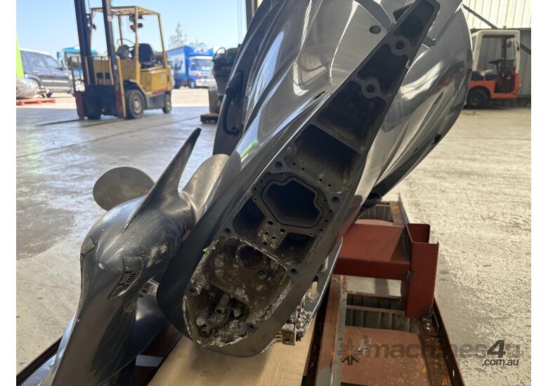 2021 Yamaha 225hp V6 4.2L Four Stroke Outboard Motor