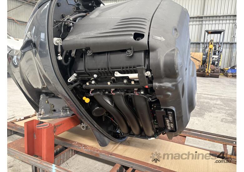 2021 Yamaha 225hp V6 4.2L Four Stroke Outboard Motor