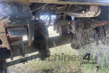 1982 Fruehauf Tandem Axle Tipping Dog Trailer