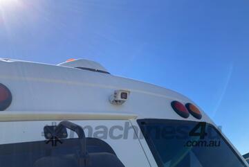 2015 Mitsubishi Fuso Rosa Bus