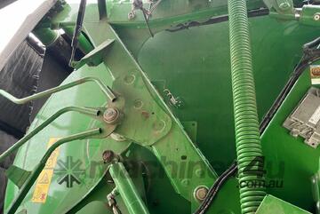 John Deere   V451R Round Baler
