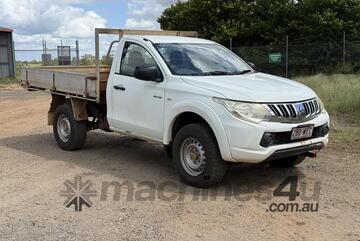 Mitsubishi 2016   TRITON UTE