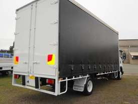 2008 Isuzu FRR600 - picture2' - Click to enlarge