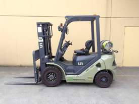 2011 UN FGL25T-JA Container Forklift - picture0' - Click to enlarge
