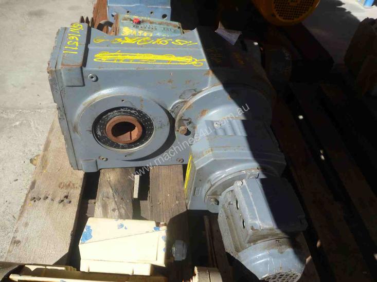 caption Sew Eurodrive Reduction Box Motor / 167RPM