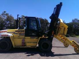 Hyster Tyre Handler - picture0' - Click to enlarge