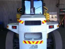 Hyster Tyre Handler - picture2' - Click to enlarge