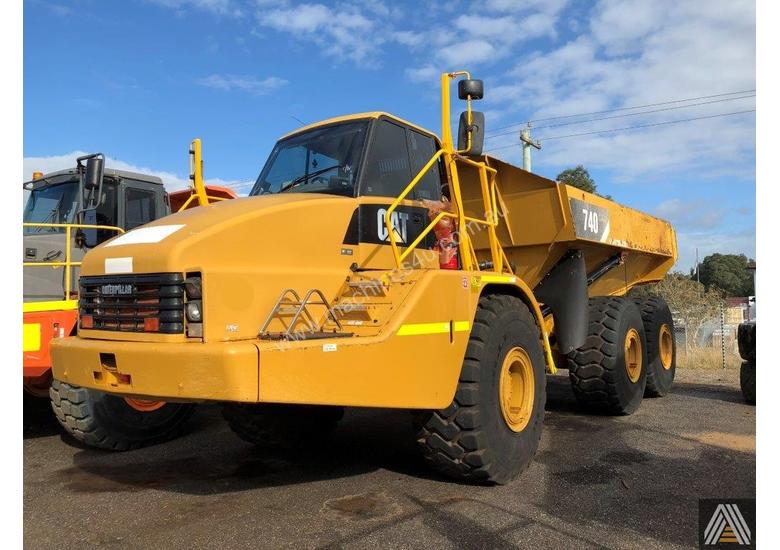 caption 2007 CATERPILLAR 740 ARTICULATED DUMP TRUCK