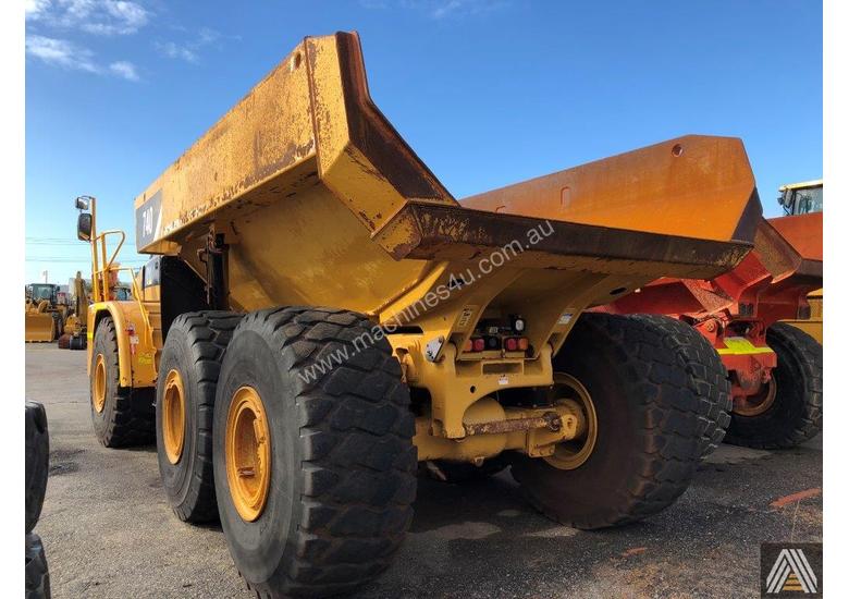 caption 2007 CATERPILLAR 740 ARTICULATED DUMP TRUCK