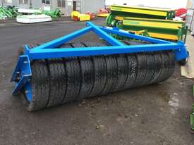 PETER KINNEAR 3M TRUCK  Pasture Roller Tillage Equip - picture0' - Click to enlarge
