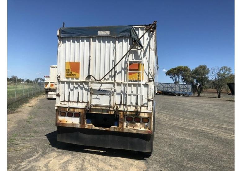 caption Moore Semi Tipper Trailer