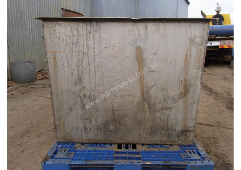 caption stainless steel tank