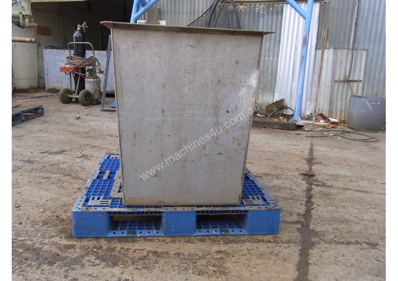 caption stainless steel tank