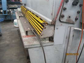 2500mm x 6mm Hydraulic Guillotine - picture0' - Click to enlarge