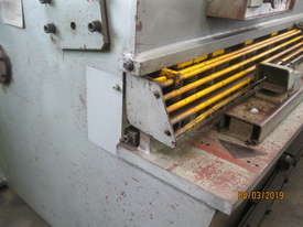 2500mm x 6mm Hydraulic Guillotine - picture2' - Click to enlarge