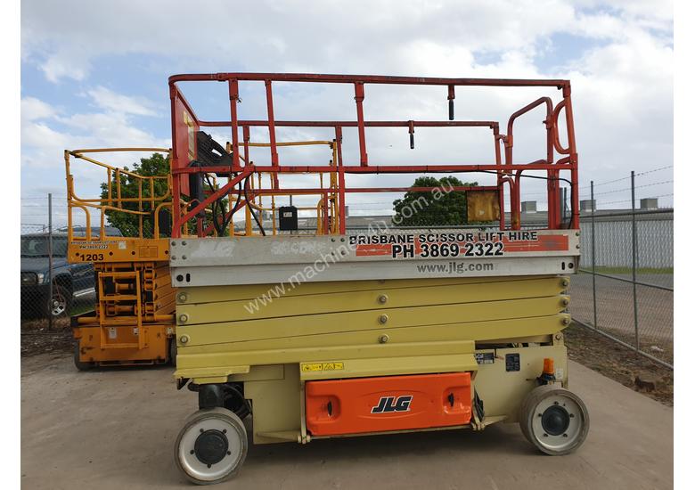 caption Heavy reduction - 32ft JLG Electric scissor lift - 10 metres