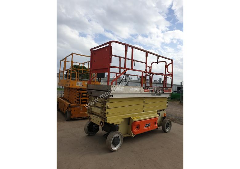 caption Heavy reduction - 32ft JLG Electric scissor lift - 10 metres