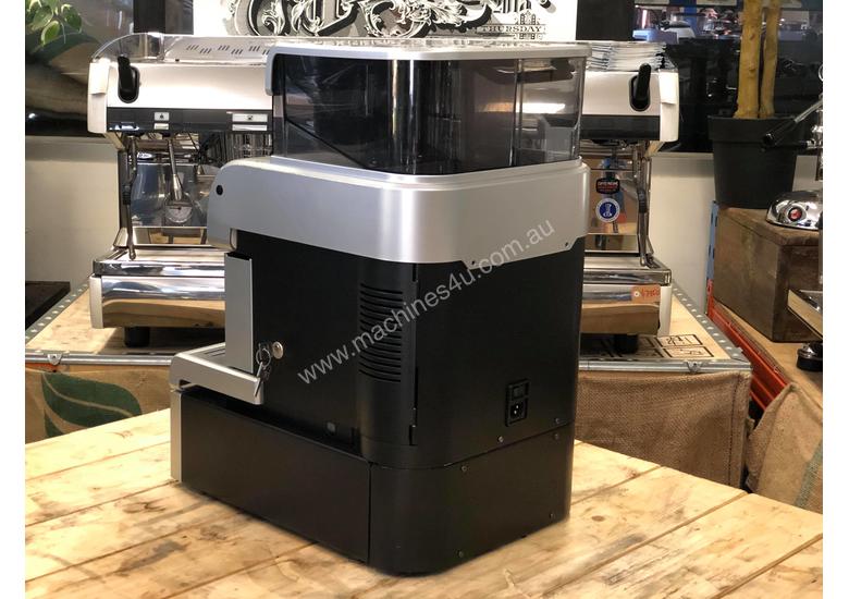 Click to view full size photos SAECO AULIKA SILVER FULLY AUTOMATIC COFFEE MACHINE