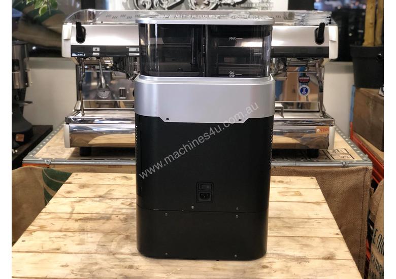 Click to view full size photos SAECO AULIKA SILVER FULLY AUTOMATIC COFFEE MACHINE