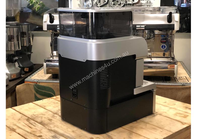 Click to view full size photos SAECO AULIKA SILVER FULLY AUTOMATIC COFFEE MACHINE