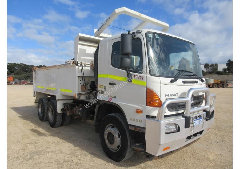 caption 2012 HINO FM 500 2630 EURO 5 TIPPER TRUCK