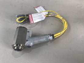 Huck Swage Forward Bob Tail Hydraulic Riveter SF20 - picture0' - Click to enlarge