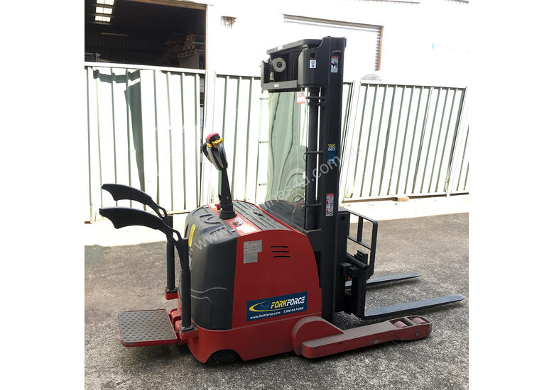 Enforcer 1 5 Ton Walkie Reach Stacker