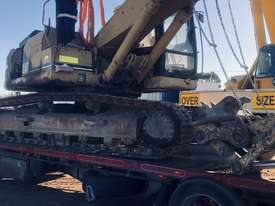 Excavator for parts or repair  - picture0' - Click to enlarge