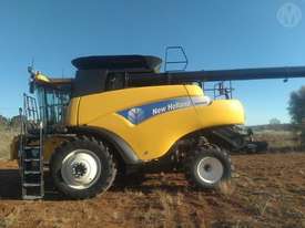 New Holland CR9060 - picture2' - Click to enlarge