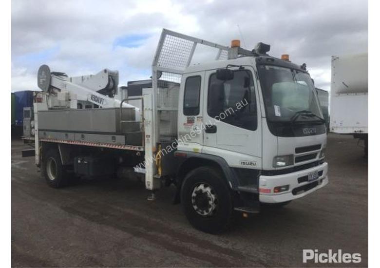 caption 2007 Isuzu FVD950
