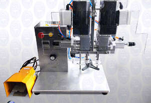 Flamingo Bench-top 4 wheel Capper (Easy to Operate, Suitable for Screw-on Caps)