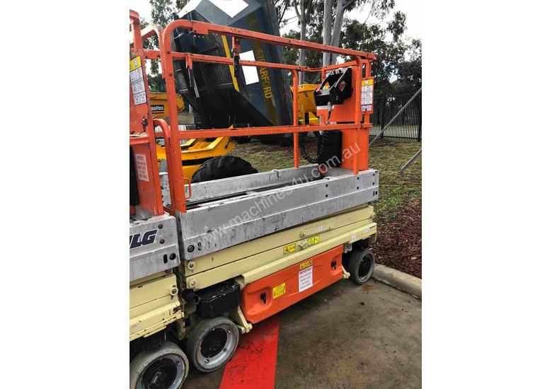 caption 19FT ELECTRIC SCISSOR LIFT JLG 1930ES