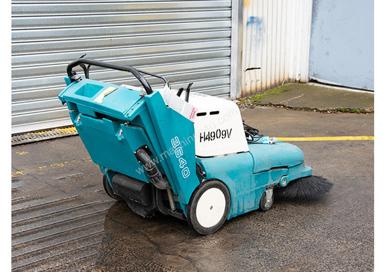 caption TENNANT 3640 Sweeper
