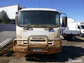 2011 Isuzu FRR500 X-Long - picture1' - Click to enlarge