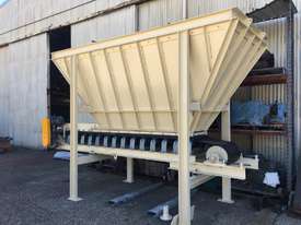 Hopper Feeder 12m3 with 600 mm discharge belt - picture0' - Click to enlarge