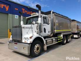 2010 Western Star 4800FX Constellation - picture2' - Click to enlarge